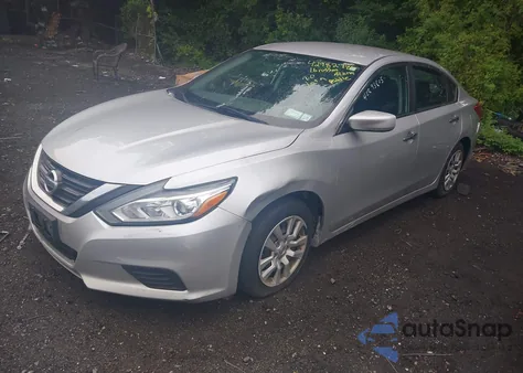 2016 Nissan Altima 2.5/2.5 S/2.5 Sl/2.5 Sr/2.5 Sv из США, поврежденный, VIN 1N4AL3AP9GC136571